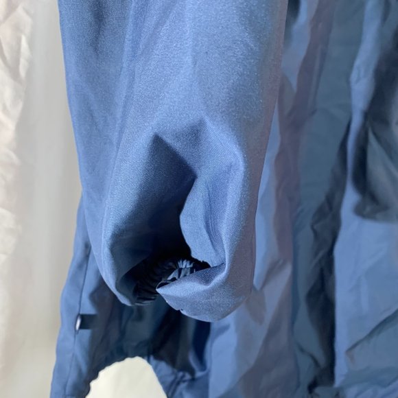 Gap Rain Jacket with 4 Pockets Elastic Cuffs & Bottom 3/4 Neck Opening - Picture 12 of 13